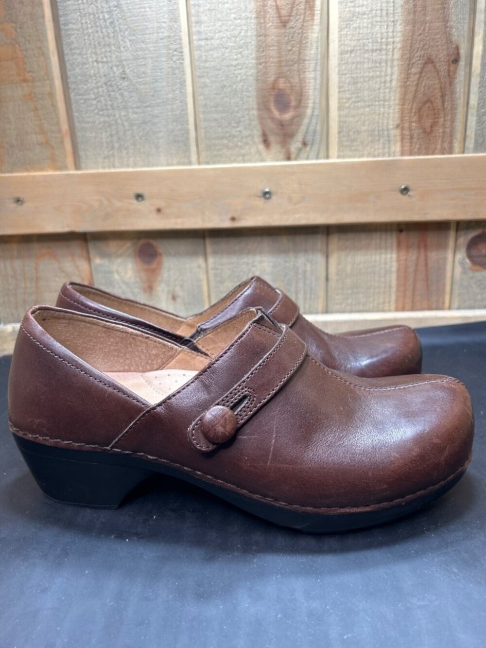 Dansko Womens Brown Leather Slip On Button Clog Shoe EU 41 US 10.5-11 UK 7.5